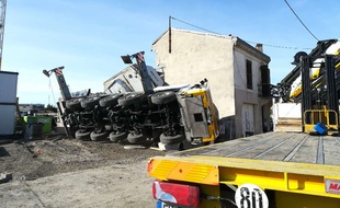 La grue de chantier intervenait sur la construction d'une résidence de 33 appartements.