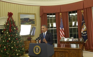 Le président américain Barack Obama s'adresse à la Nation depuis le bureau ovale de la Maison blanche à Washington le 6 décembre 2015