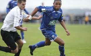 Pacho Donzelot lors de son premier match de Coupe de France avec le Racing à Ohlungen, le 17 octobre 2010.