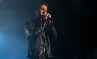 L'artiste australien travaille déjà sur son second album depuis 5 mois.