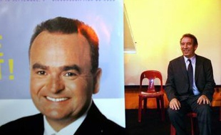 Le maire MoDem de Saint-André (Nord) Olivier Henno a écrit jeudi à l'Insee pour dénoncer l'absence, sur les listes électorales, d'au moins six jeunes de sa commune ayant atteint 18 ans en 2011 - dont son propre fils -, alors que leur inscription est censée être automatique.