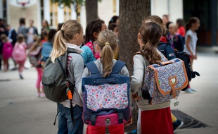 Des éleves d'une école promaire en septembre 2017.Credit:CHAMUSSY/SIPA