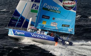 Le skipper français Jean-Pierre Dick, sur la route du Vendée Globe, sur son bâteau Paprec Virbac.