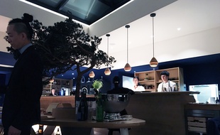 La salle du restaurant Erh, au coeur de la Maison du saké
