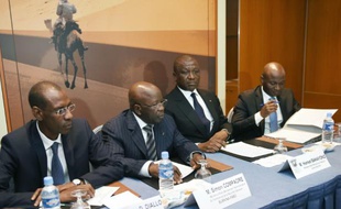 (De g àd) Les ministres de l'Intérieur Abdoulaye Daouda Diallo (Sénégal), Simon Compaoré (Burkina), Hamed Bakayoko (Côte d'Ivoire) et Salif Traoré (Mali) à Abidjan le 24 mars 2016