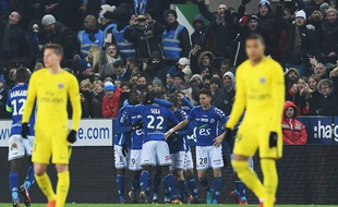Strasbourg a infligé au PSG sa première défaite de la saison, le 2 décembre 2017 à la Meinau.