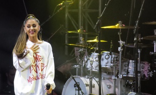 La chanteuse Ariana Grande lors du concert One Love Manchester