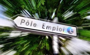 L'OCDE table sur une poursuite de la hausse du chômage, qui atteindrait son plus haut niveau fin 2014, et appelle le gouvernement à "s'attaquer" aux "défis structurels" du marché de l'emploi, alors que François Hollande ambitionne d'inverser "durablement la courbe du chômage" fin 2013.