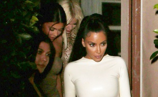 Kim Kardashian et ses soeurs Kourtney, Khloe, and Kylie le 12 mars 2019 à Hollywood