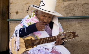 La doyenne des Boliviens, Julia Flores Colque, a reçu une maison pour ses 118 ans.