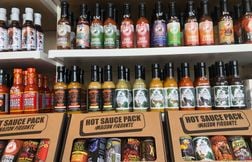 « Du plaisir dans la douleur »… Comment les sauces pimentées ont conquis no…