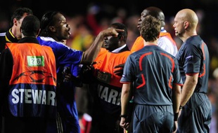 Didier Drogba en colère à la fin de la demi-finale retour contre Barcelone (1-1) le 6 mai 2009.