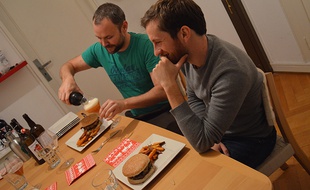Tom, apprenti cuistot, teste ses recettes sur ses invités, grâce à VizEat.
