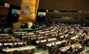 Le président français François Hollande prononce un discours au sommet sur le climat de l'ONU, à New York, le 23 septembre 2014