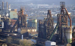 Les syndicats du site sidérurgique de Florange se préparent à une rencontre tendue avec le Premier ministre Jean-Marc Ayrault, mercredi à Matignon, après la publication dans la presse d'extraits de l'accord avec ArcelorMittal qui confirment leurs craintes initiales.