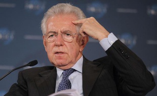 Mario Monti à Cannes le 8 décembre 2012.