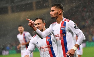 Houssem Aouar n'a pas manqué de chambrer le kop sud ce dimanche. PHILIPPE DESMAZES