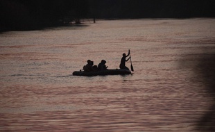 Des migrants mexicains tentant de rejoindre les Etats-Unis par le Rio Grande.