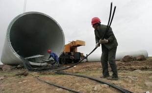 La Chine a exprimé samedi sa "grave inquiétude" après l'annonce de l'ouverture d'une enquête aux Etats-Unis sur des tours d'éoliennes chinoises soupçonnées d'être subventionnées et vendues à perte sur le marché américain.