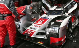 Tout au long de la saison jusqu'au jour de la course, les teams des écuries font tout pour préparer les voitures à tenir pendant 24 Heures.