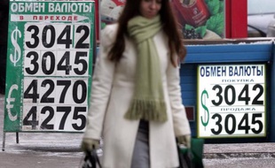 Le gouvernement russe, en manque de bonnes nouvelles sur le front économique, a trouvé une raison d'espérer avec la chute du rouble, potentielle bouffée d'air frais pour l'économie et le budget.