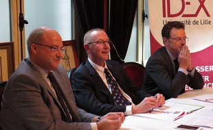 De gauche à dDroite, Damien Castelain, président de Lille Métropole, Xavier Vandendriessche, président de l'université de Lille-2 et Frédéric Motte, président régional du Medef.