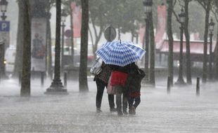 L'alerte orange aux orages, déjà déclenchée pour le grand Sud-Ouest, a été étendue dans l'après-midi à cinq départements plus au nord, portant ainsi à 16 leur nombre total en vigilance, a annoncé Météo-France