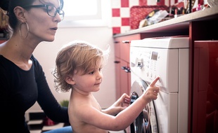 La garde d'enfants, toujours à la mode chez les étudiants