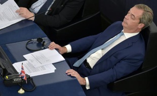 Le leader du parti anti-immigration Ukip, Nigel Farage, au Parlement européen le 27 octobre 2015 à Strasbourg