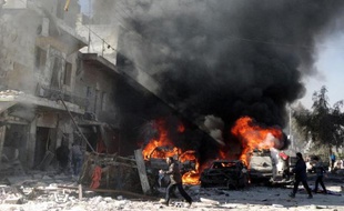 Au moins 46 civils, dont des femmes et des enfants, ont été tués samedi par des barils d'explosifs largués par l'armée sur Alep en Syrie où plus de 136.000 personnes ont péri depuis le début du conflit en mars 2011.
