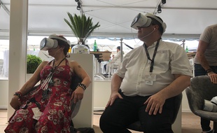 Antoine B. et Caroline Vié en train de tester Wild Immersion