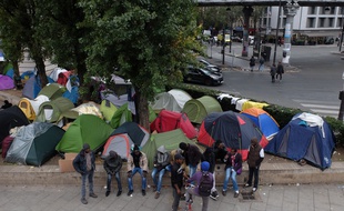 Le campement de migrants de Stalingrad, à Paris, le samedi 29 octobre.