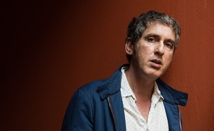 Eric Rochant, showrunner du Bureau des Légendes. La saison 2 reprend le 9 mai 2016 sur Canal+.
