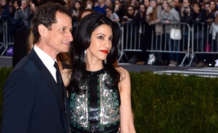 Anthony Weiner et Huma Abedin, le 2 mai 2016 à New York, lors d'un gala de charité.