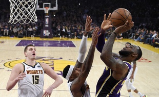 Le panier qui a permis à LeBron James de dépasser Michael Jordan au classement des meilleurs marqueurs dans l'histoire de la NBA, le 6 mars 2019.