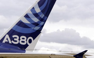 Aucune commande cette année et même trois annulations: six ans après sa commercialisation, l'Airbus A380 est boudé par les compagnies aériennes au point que certains experts doutent de sa viabilité.