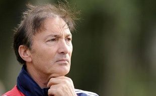Eric Mombaerts, coach de l'équipe de France Espoirs, le 4 septembre 2008 à Clairefontaine.