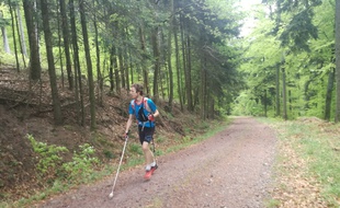 L'Aalsacien Clément Gass, déficient visuel habitué à courir seul, a participé à de nombreuses courses en Alsace et ailleurs en France.