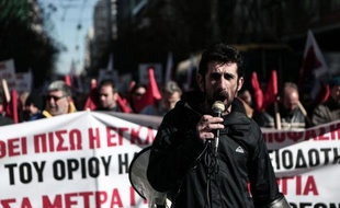 La Grèce était de nouveau frappée mercredi par une grève générale à l'appel des syndicats pour protester contre le plan d'austérité exigé par ses créditeurs de l'UE et du FMI.