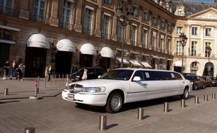La taxe de 2% sur les nuitées d'hôtel de luxe à plus de 200 euros la nuit, qui avait été instaurée début septembre lors du premier plan de rigueur du gouvernement, a été supprimée mercredi à l'Assemblée lors de l'examen du projet de loi de finances rectificative de fin d'année.