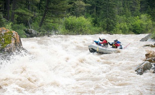 Illustration de rafting. Ben Pierce/Bozeman Daily Chronicle via AP /MTBOZ201/401867615150/JUNE 5, 2012 PHOTO/1504150049