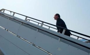 François Hollande, en partance pour un voyage officiel, le 25 mars 2012