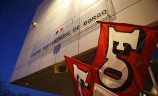 Des dizaines de prisons partout en France (ici à Borgo, en Corse) étaient bloquées lundi 22 janvier dès 6 heures, à l'appel des syndicats avant une rencontre prévue dans la journée avec la ministre de la Justice.