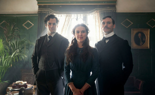 Les acteurs de la série «Enola Holmes», de gauche à droite: Henry Cavill, Millie Bobby Brown et Sam Claflin