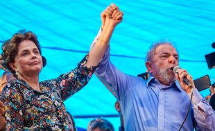 Les deux anciens présidents Dilma Rousseff et Luiz Inacio Lula da Silva le 23 janvier 2018 à Porto Alegre.