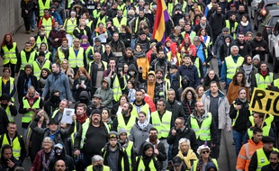 "Gilets jaunes" et "infox" font bon ménage.