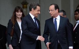 "Délirant", "scandale d'Etat" : la droite s'est emparé mercredi des accusations portées par l'hebdomadaire Valeurs actuelles, vivement démenties par la présidence de la République, selon lesquelles l'Elysée aurait effectué illégalement des recherches dans les archives électroniques protégées de l'ancien président Nicolas Sarkozy.