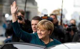 Les conservateurs allemands, la chancelière Angela Merkel en tête, entament jeudi avec les Verts des "discussions exploratoires" en vue d'une éventuelle alliance gouvernementale, hypothèse vue avec scepticisme dans les deux camps.