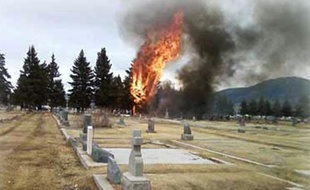 Crash d'un avion dans un cimetierre à Butte, Montana, le 22/03/2009.