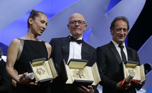 Emmanuelle Bercot, Jacques Audiard et Vincent Lindon, posent pour les photographes du Festival de Cannes, le 24 mai 2015